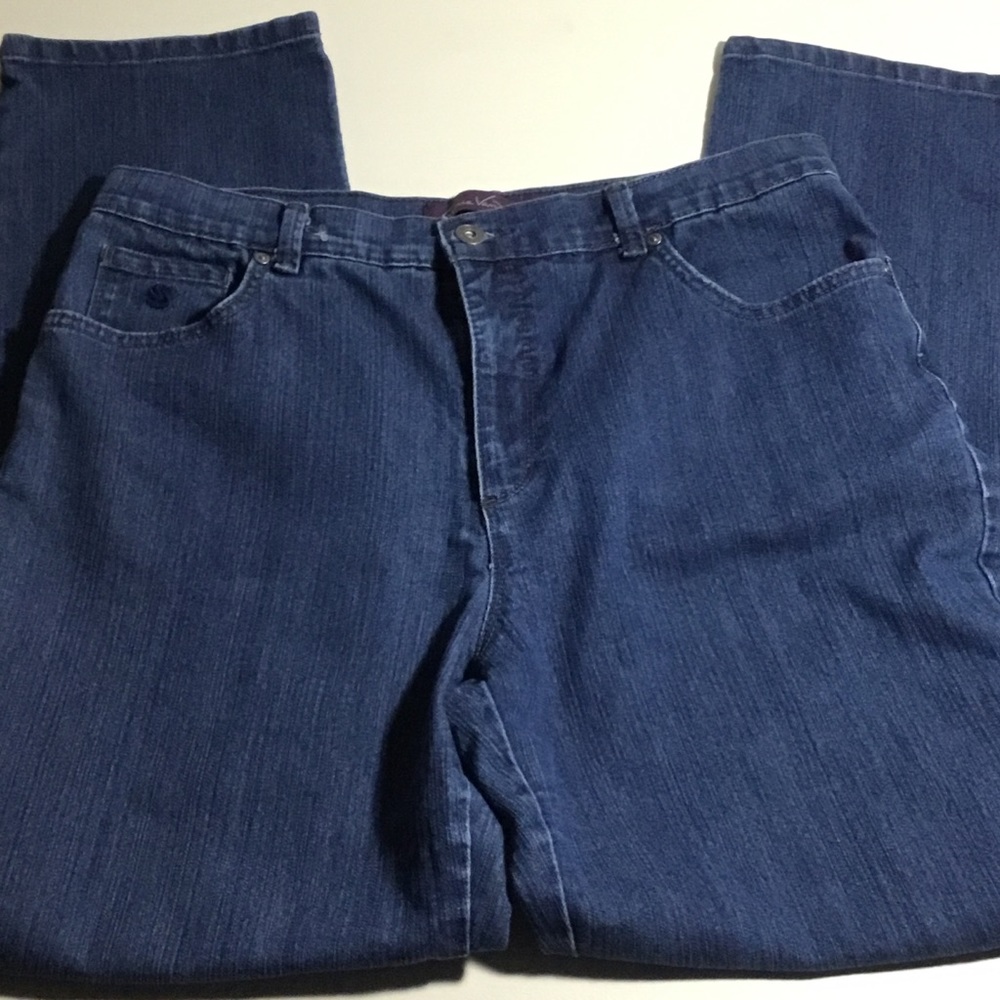 Gloria Vanderbilt Mom Jeans. Size 14
